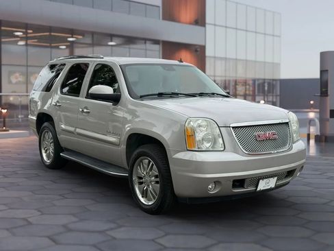 Used 2007 GMC Yukon Denali AWD/4WD image 8