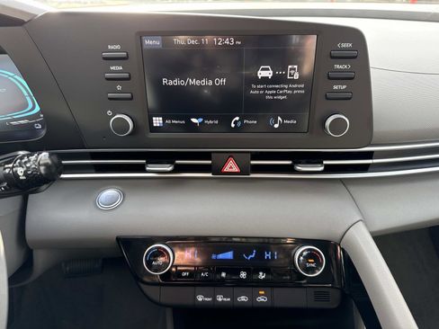 New 2026 Hyundai Elantra Blue image 3