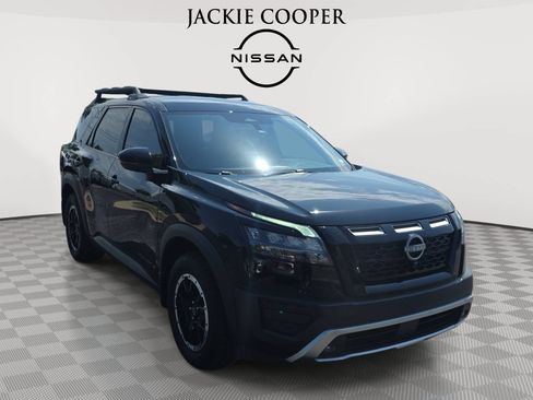 Used 2024 Nissan Pathfinder Rock Creek AWD/4WD image 3
