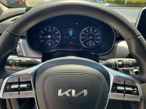 Used 2022 Kia Telluride LX AWD/4WD image 21