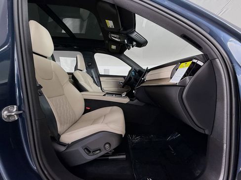 New 2026 Volvo XC90 T8 Plus w/ Protection Package Premier AWD/4WD image 31
