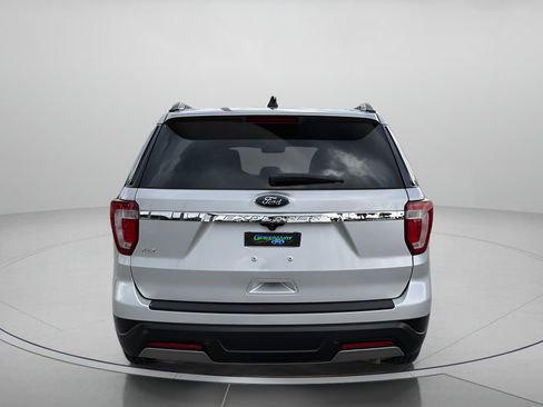 Used 2019 Ford Explorer XLT FWD image 4