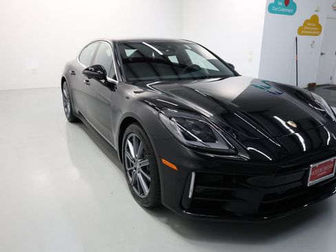 Used 2025 Porsche Panamera image 56