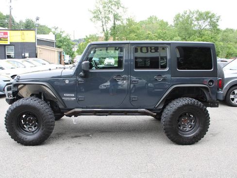 Used 2018 Jeep Wrangler Unlimited Sport S AWD/4WD image 12