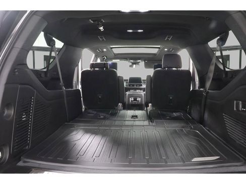 Used 2023 GMC Yukon XL AT4 w/ Technology Package AWD/4WD image 34