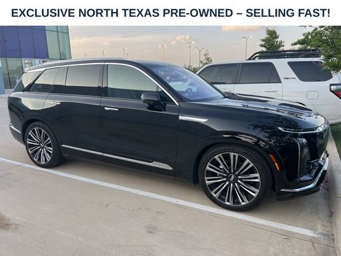 Used 2026 Cadillac Vistiq Premium Luxury w/ LPO, Floor Liner Package AWD/4WD image 1