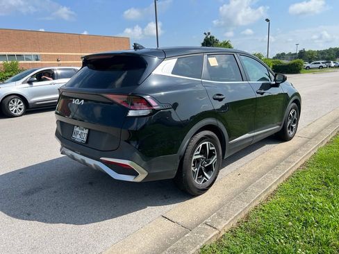 Used 2023 Kia Sportage LX FWD image 3