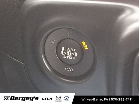 Used 2018 Jeep Wrangler Unlimited Rubicon w/ Dual Top Group image 26