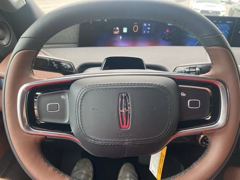 New 2025 Lincoln Navigator Reserve AWD/4WD image 23