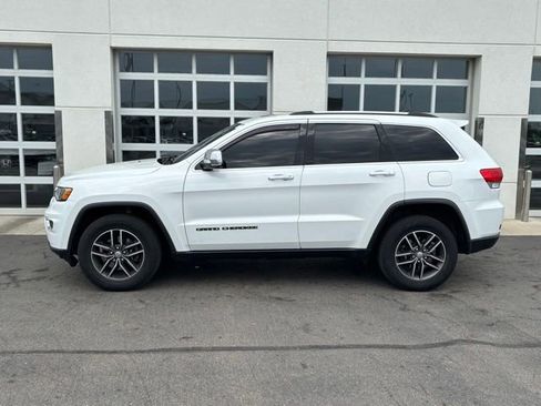 Used 2017 Jeep Grand Cherokee Limited AWD/4WD image 3
