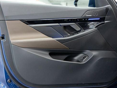 Used 2024 BMW 530i xDrive image 21