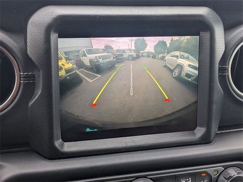 Used 2023 Jeep Wrangler Unlimited Sahara w/ Cold Weather Group image 20