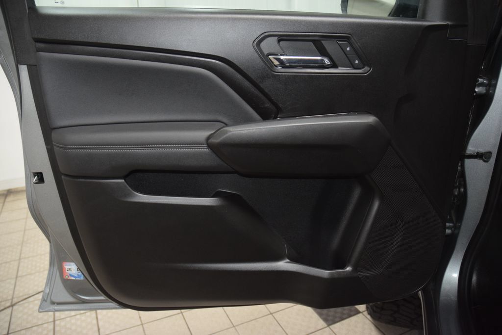 Used 2024 Chevrolet Colorado LT w/ LT Convenience Package III AWD/4WD image 48