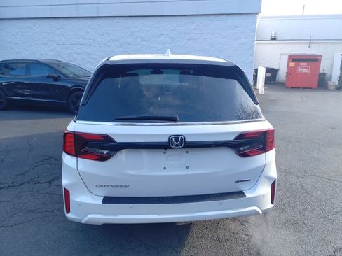 Used 2025 Honda Odyssey Touring image 4