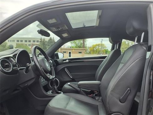 Used 2014 Volkswagen Beetle 2.5 image 10