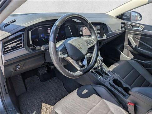 Used 2022 Volkswagen Jetta SE w/ Panoramic Sunroof Package FWD image 8