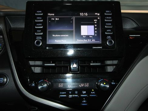 Used 2022 Toyota Camry SE w/ Convenience Package FWD image 14