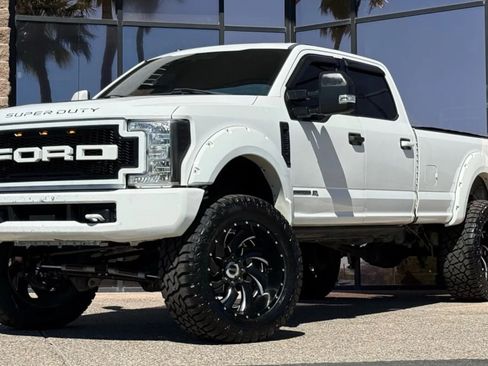 Used 2019 Ford F250 XLT image 2