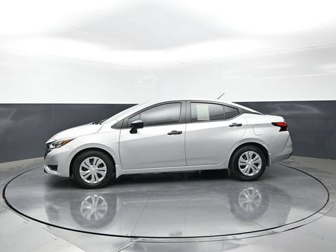 Used 2025 Nissan Versa S w/ Electronics Package FWD image 3