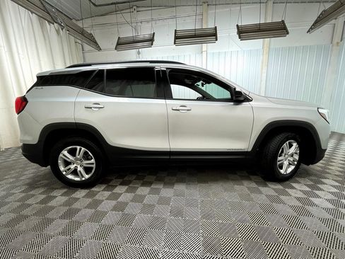 Certified 2018 GMC Terrain SLE w/ Driver Convenience Package image 18