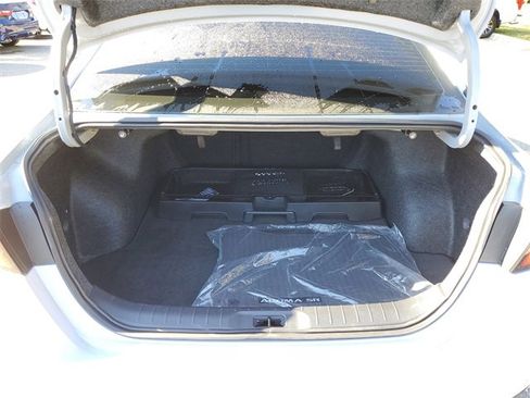 Certified 2025 Nissan Altima 2.5 SR image 9