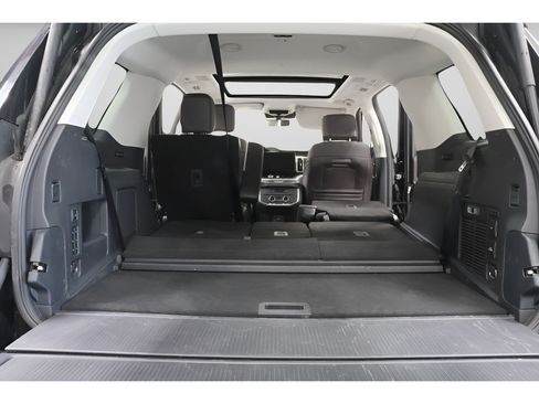 Used 2025 Ford Expedition Platinum w/ Platinum Ultimate Package AWD/4WD image 34