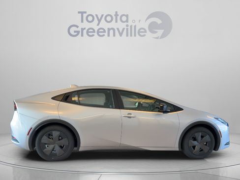 Certified 2025 Toyota Prius LE FWD image 7