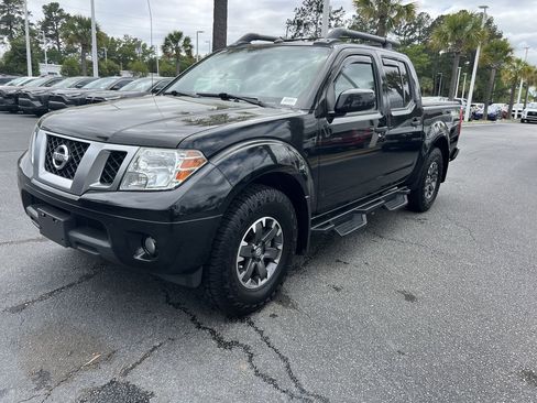 Used 2021 Nissan Frontier PRO-4X w/ Pro-4x Utility Package image 5