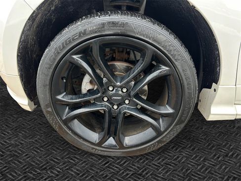 Used 2013 Ford Edge Sport w/ Driver Entry Pkg image 11