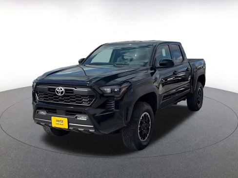 Used 2025 Toyota Tacoma TRD Off-Road AWD/4WD image 7