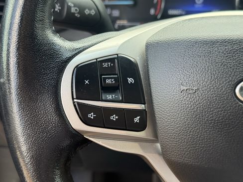 Used 2022 Ford Explorer XLT RWD image 16