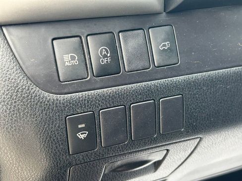 Used 2019 Toyota Highlander XLE FWD image 30