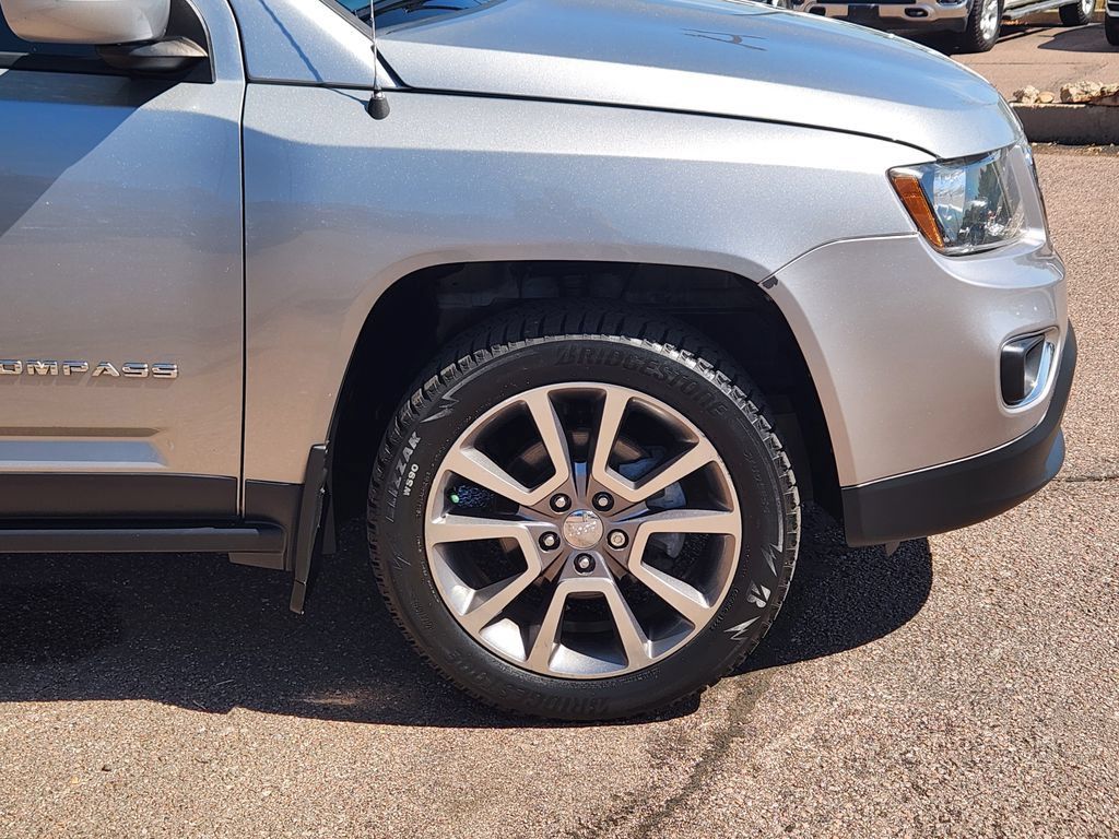 Used 2017 Jeep Compass High Altitude FWD image 28