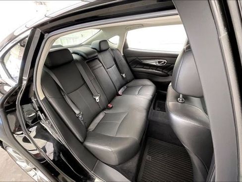 Used 2018 INFINITI Q70 L 3.7 AWD/4WD image 20