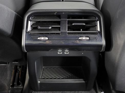 Used 2024 BMW 530i w/ Convenience Package RWD image 24