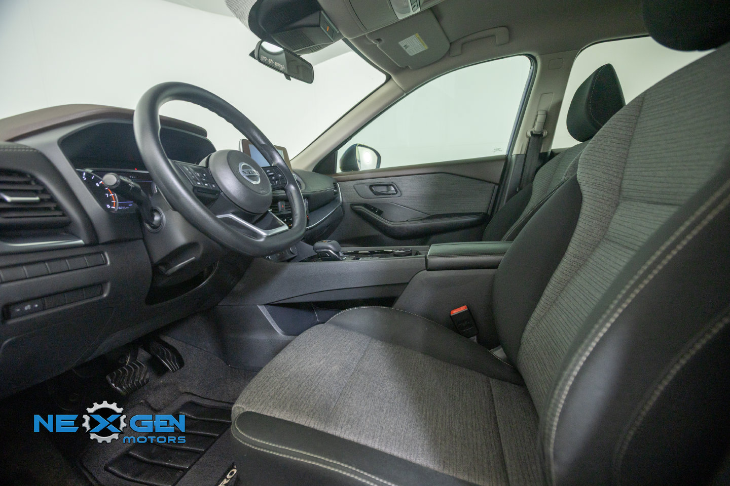 Used 2021 Nissan Rogue S AWD/4WD image 12