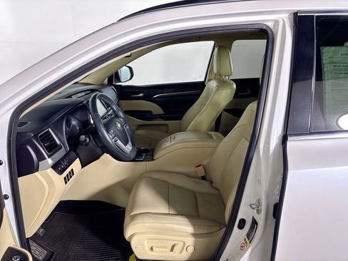 Used 2016 Toyota Highlander Limited Platinum image 11