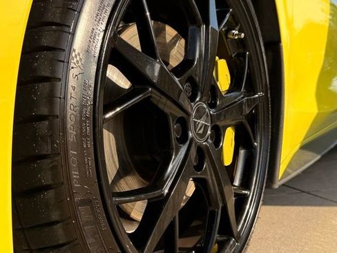 Used 2021 Chevrolet Corvette Stingray Premium Conv w/ Z51 Performance Package RWD image 51