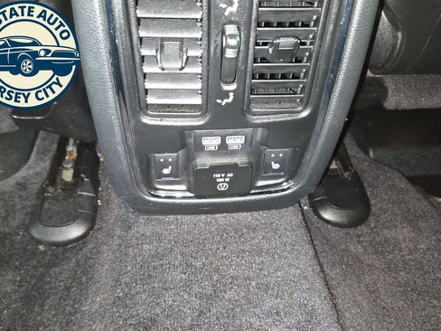 Used 2017 Jeep Grand Cherokee Overland AWD/4WD image 34