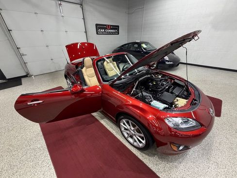Used 2012 MAZDA MX-5 Miata Grand Touring w/ Premium Pkg RWD image 38