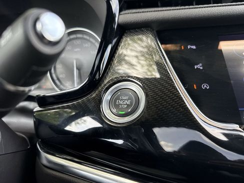 Used 2022 Cadillac XT6 Sport w/ Technology Package AWD/4WD image 17