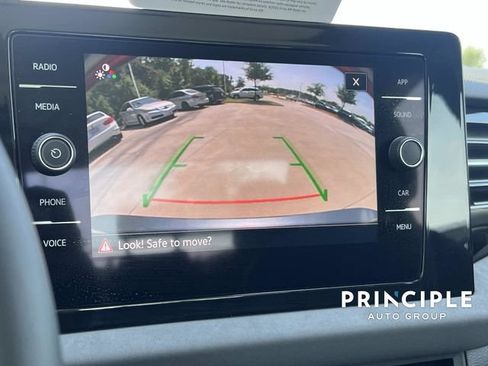Used 2026 Volkswagen Jetta SE FWD image 25
