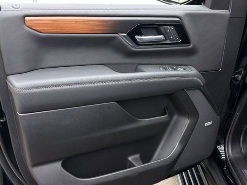 Used 2026 GMC Yukon Denali w/ Sun & Power Step Package AWD/4WD image 21