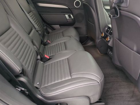 New 2026 Land Rover Discovery Dynamic SE image 21