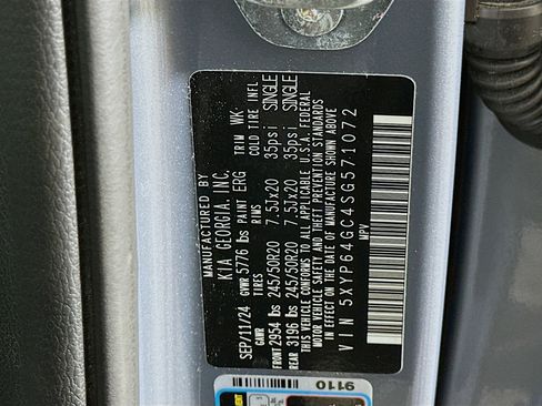 Used 2025 Kia Telluride S FWD image 12