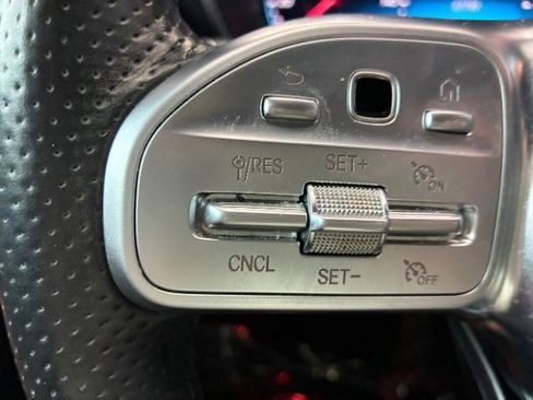 Used 2019 Mercedes-Benz C 300 4MATIC Sedan image 17