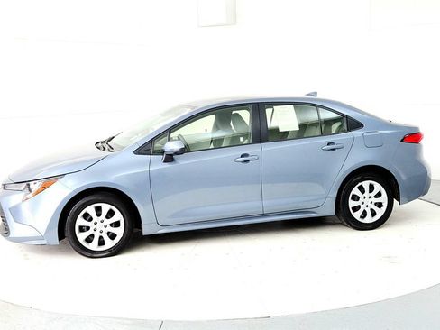 Used 2023 Toyota Corolla LE FWD image 3
