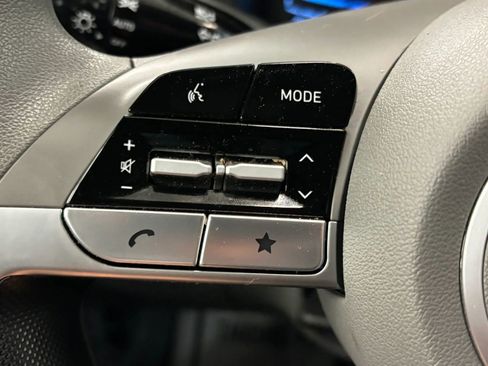 Used 2024 Hyundai Elantra SE image 44