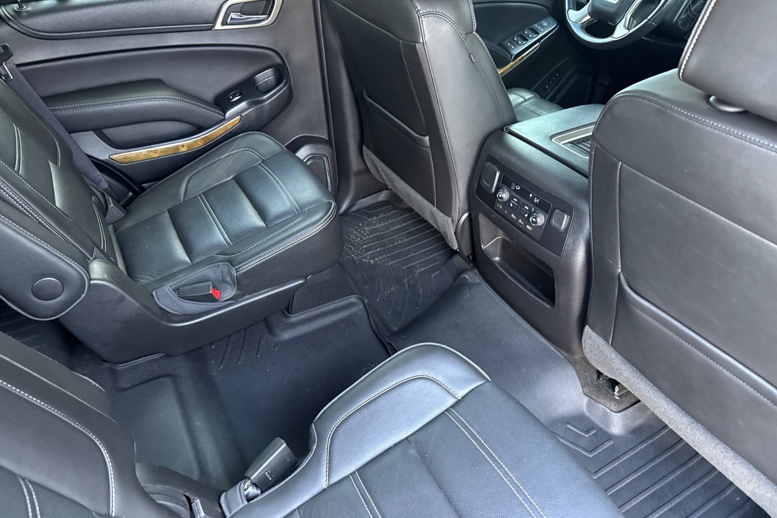 Used 2017 GMC Yukon Denali w/ Open Road Package AWD/4WD image 18