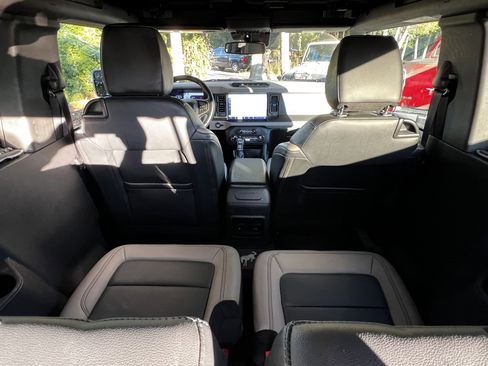 Used 2023 Ford Bronco Wildtrak image 43